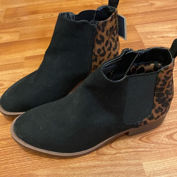 Steve Madden Short Boots - Picture 1 of 5